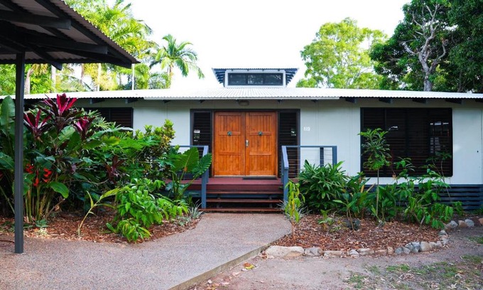 Picnic Bay Casa | Picnic House, Luxurious Tropical House