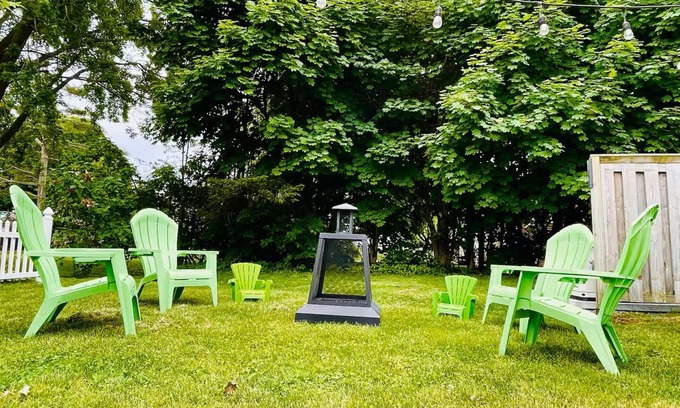 Prince Edward Casa | Picton Retreat | Serene, Stylish & Great Amenities