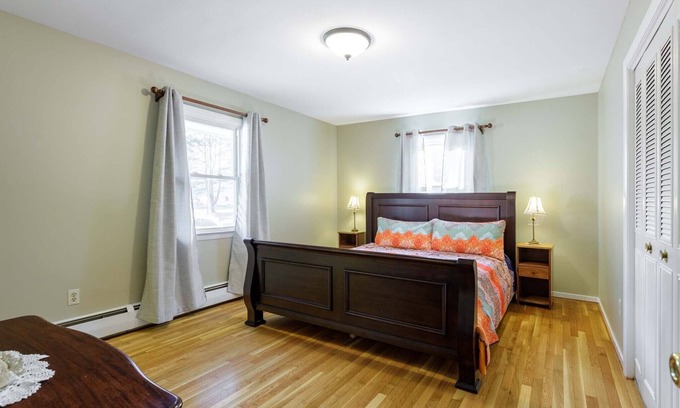 Avon Casa | Picture Perfect 3 bedroom Ranch with Two-Car Garage