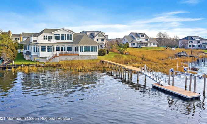 Monmouth Beach Casa | Picture Perfect Monmouth BEACH HOUSE on the Water!