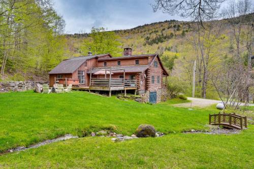 Bridgewater Corners Casa | Picture-Perfect Vermont Mtn Cabin with Hot Tub!