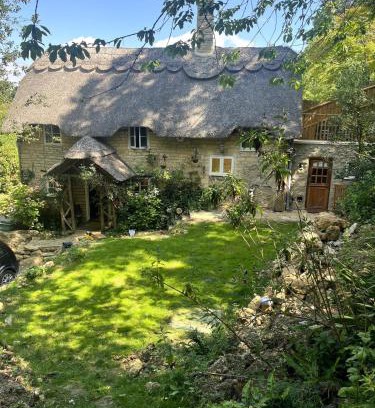 Gillingham Casa | Picture Postcard Dorset Cottage sleeps up to 6