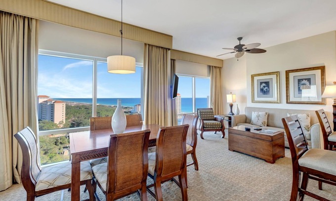 Four Mile Village Condominio | Picturesque Bliss at Luau: 2 Bedroom 2 King Beds, Lagoon Pool Access, Gulf Views at Sandestin Golf and Beach Resort!