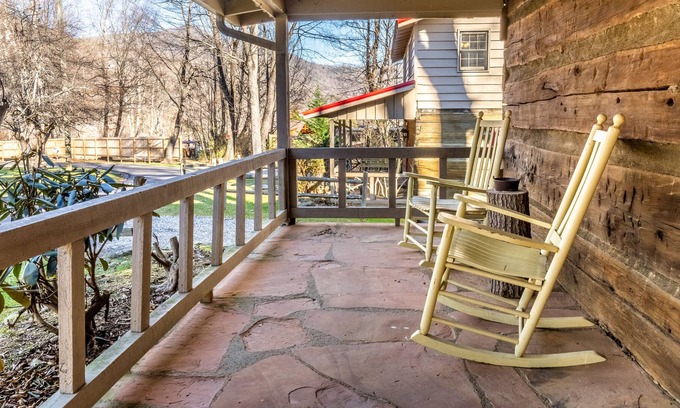 Maggie Valley Cabaña | Picturesque Cabin - Ponds, Fireplace, AC, WiFi - Snowbird, Biker & Pet-Friendly