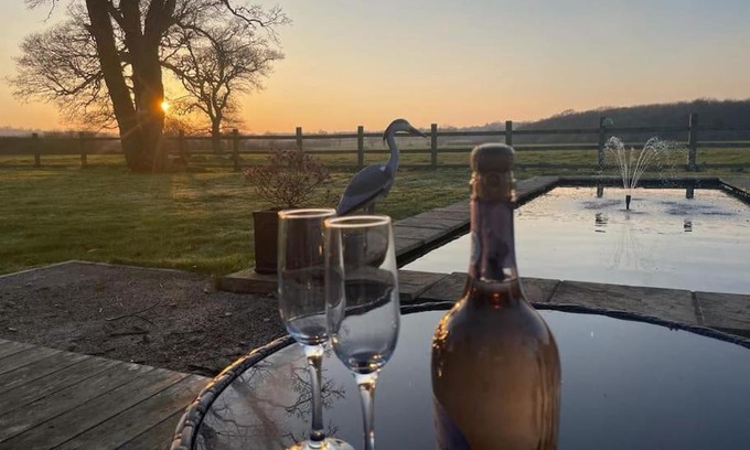 Nunney Casa | Picturesque cottage with hot tub, near Frome