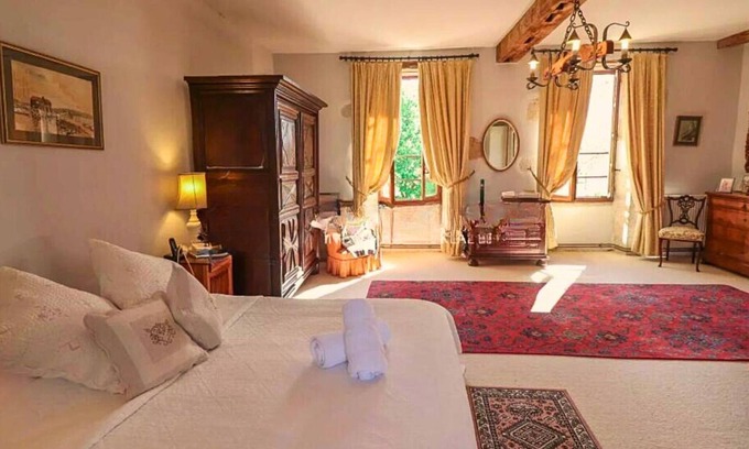 Pellegrue Casa | Picturesque Family/Golf Oasis: Pool, Snooker, View