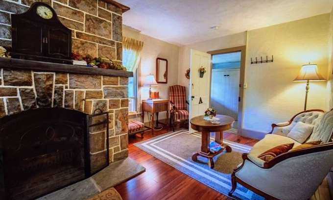 Dushore Casa | Picturesque family lodge on 28 acres in Sullivan 'county
