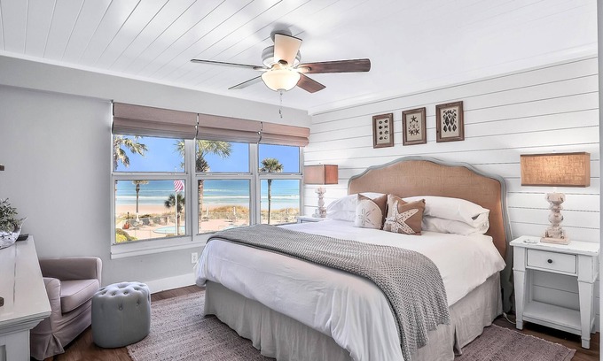 Crescent Beach Condominio | Picturesque, High End Vaca Condo, Atlantic Views from all corners. Sunset Deck