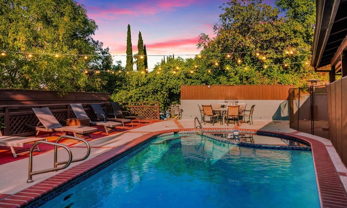 Studio City Casa | Picturesque Laurel Canyon Home w/Heated Pool/Spa