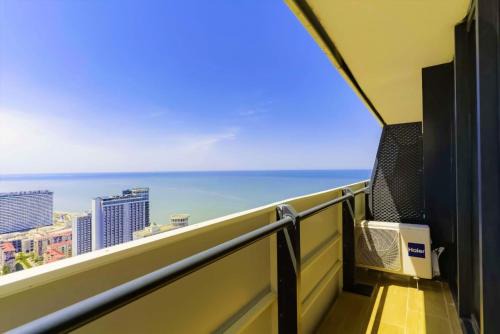 New Boulevard Apartamento | Picturesque Sea View Aparthotel In Orbi City Batumi