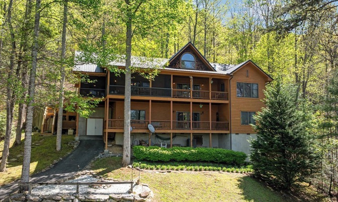 Tuckasegee Casa | Picturesque, Spacious, Mountain, Lake Home