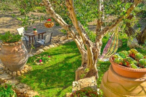Zerviana Casa | Picturesque Traditional Stone House