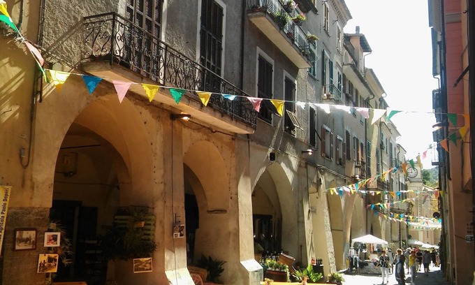 Pieve di Teco Apartamento | Casa de vacaciones pintoresca, espaciosa y relajante para familias, amigos y animales.
