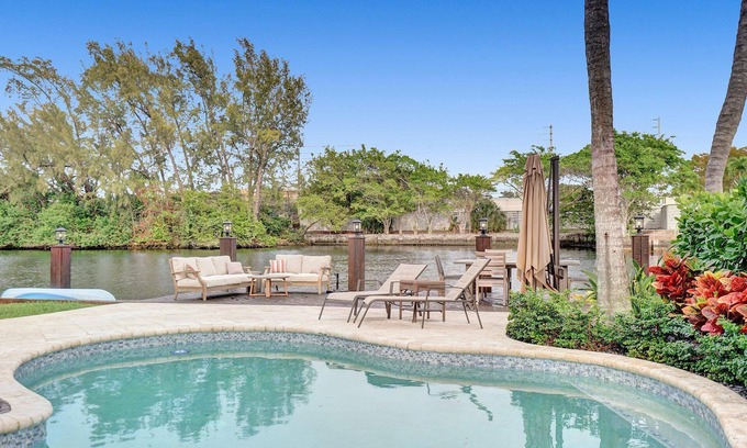 Coral Shores Casa | Picturesque Waterfront Home Ft. a Spectacular Pool