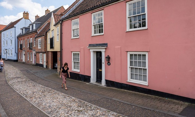 Norwich Cabaña | Picturesque water front cottage in the heart of Norwich city centre