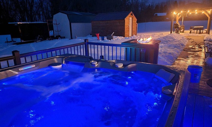 Holcombe Cabina | Piece of Paradise / Private Hot Tub