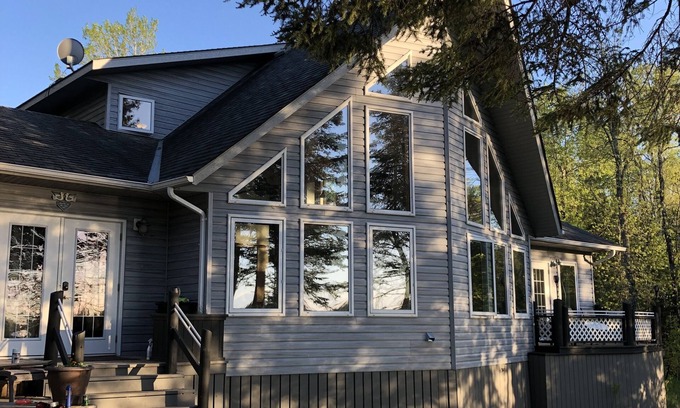 Northern Ontario Cabaña | Pier 6 - Ultimate 5 bedroom family destination on beautiful Shoal Lake/LOTW ON