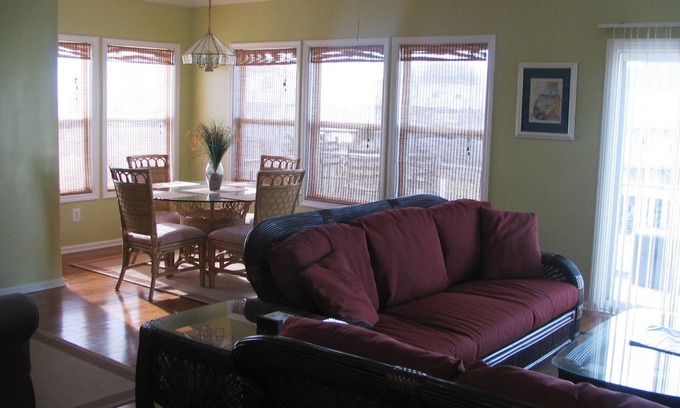 Emerald Isle Condominio | Pier Pointe 7A3 - Oceanside, Soundside, y junto a la piscina en Emerald Isle, Carolina del Norte ~ ~