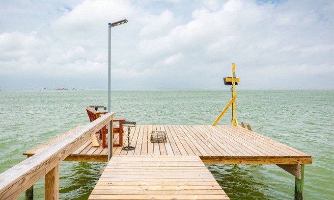 Rockport Cabaña | Pier Pressure