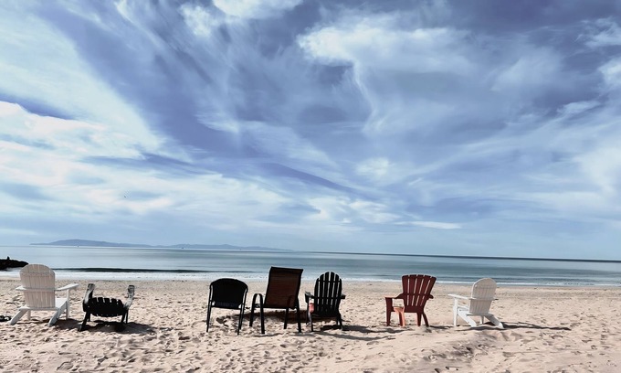 Pierpont Bay Apartamento | Pierpont Beach Ventura, CA Cozy Coastal Escape 1/2 block 2 Beach + AC