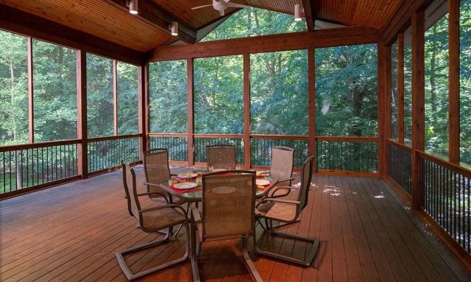 Holland Casa | Pigeon Creek Inn