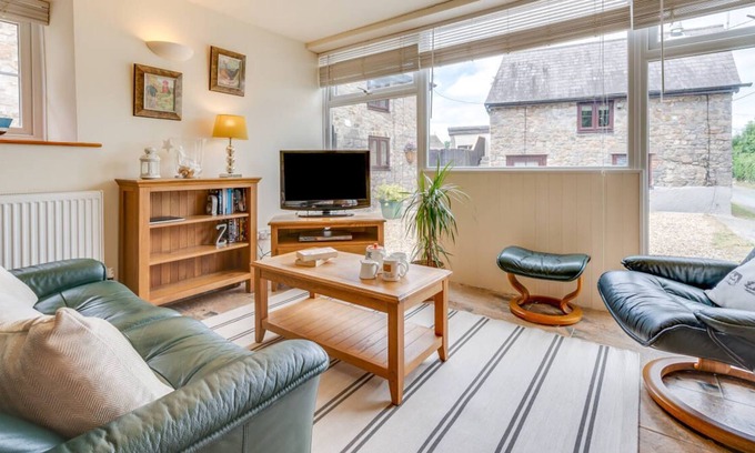 Scurlage Casa | Pigsty Cottage in the beautiful Swansea