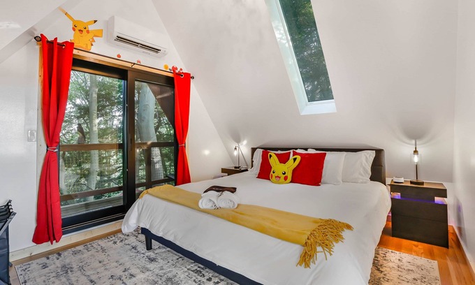 Rockbridge Casa | Pikachu's Palace Treehouse
