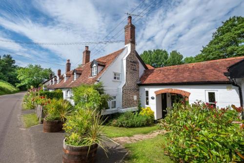 Woodbridge Casa | Pike Cottage