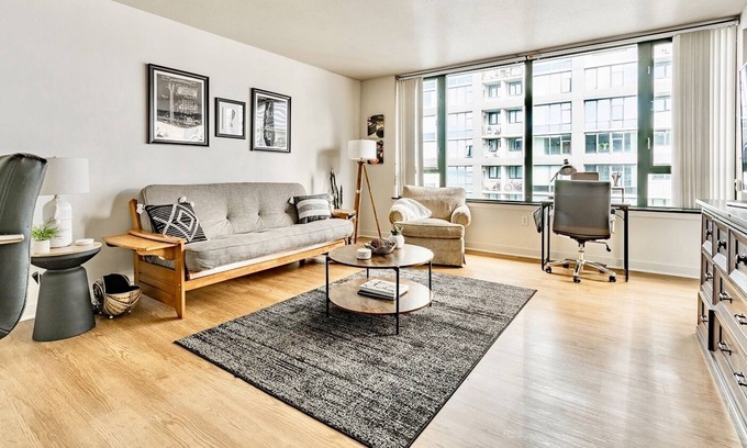 Pioneer Square Condominio | Pike Place Market Cozy Condo in Downtown Seattle! Free Parking!
