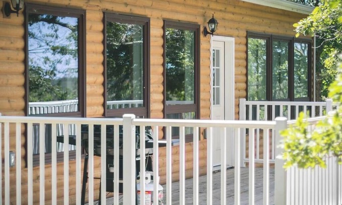 Kenora Cabina | Pike's Place Cabin - Lakewood Park Cabins
