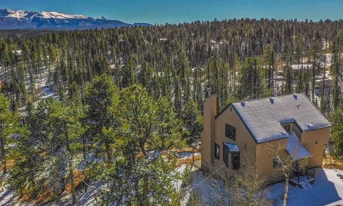 Spring Valley Cabina | Pikes Peak Retreat - Amazing Views, Spacious Cabin