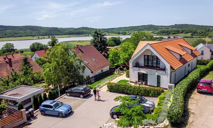 Tihany Apartamento | Luxury by the Inner Lake - Cozy studio with sauna in charming Tihany
