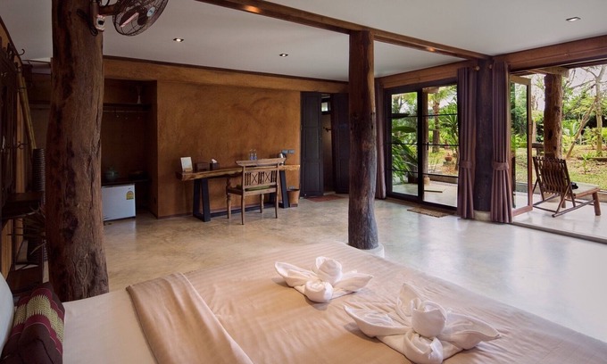 Nang Lae Villa | Sala de pilar en casa de madera tradicional