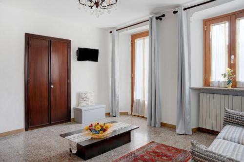 Dronero Casa | Pin e cele