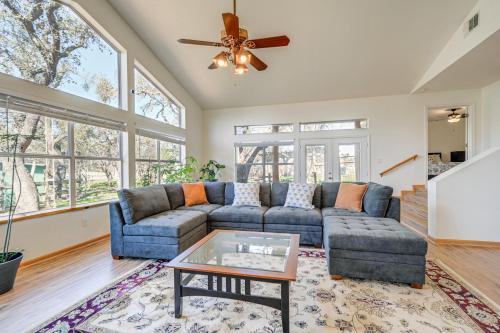 Dripping Springs Casa | Pin Oak Farmhouse with Patio in Dripping Springs