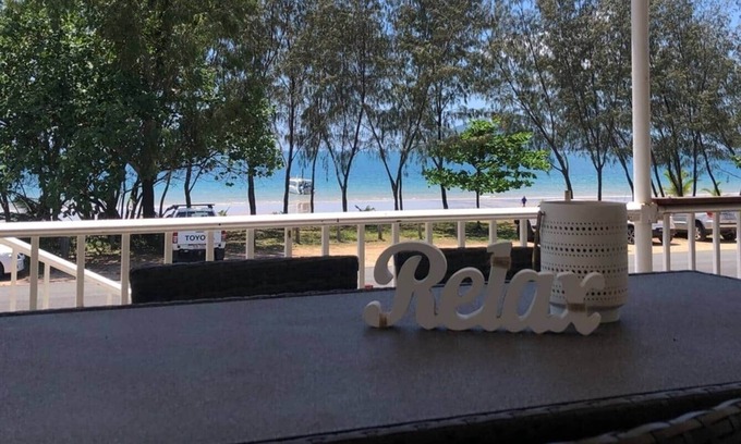 Wongaling Beach Casa | Pina Colada on the Beach - Beachfront