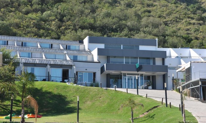 Villa Carlos Paz Hotel | Pinares Panorama Suites, Spa & Convention Center