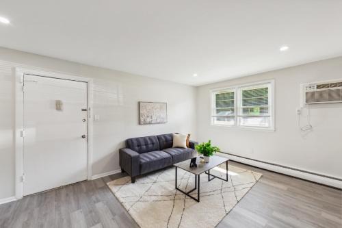 Newark Apartamento | Pine Brook 1019 I Modern 15br Apartment ! Pool