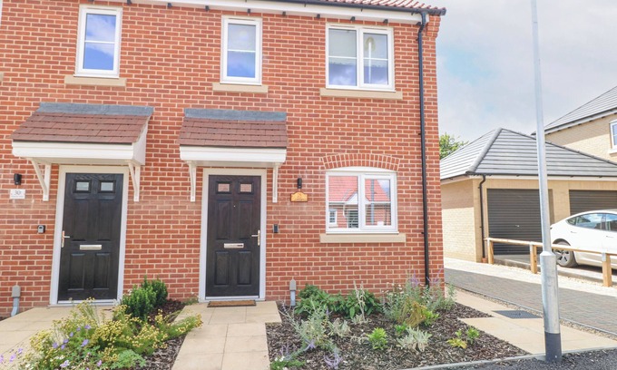 Beccles Cabaña | PINE COTTAGE, pet friendly, country holiday cottage in Wrentham