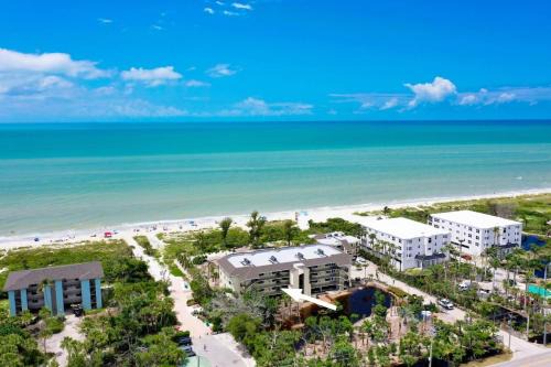 Sanibel Casa | Pine Cove #102