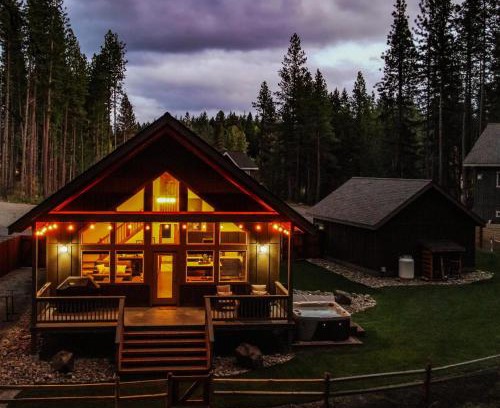 Ronald Casa | Pine Forest Getaway, Game Room, Hot Tub, Fire Pit