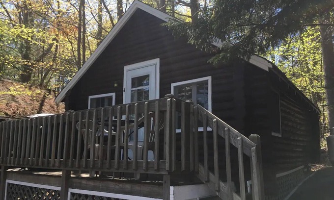 Lincolnville Cabaña | Pine Grove Cottages: Cottage 4: Studio Cottage - Pet Friendly