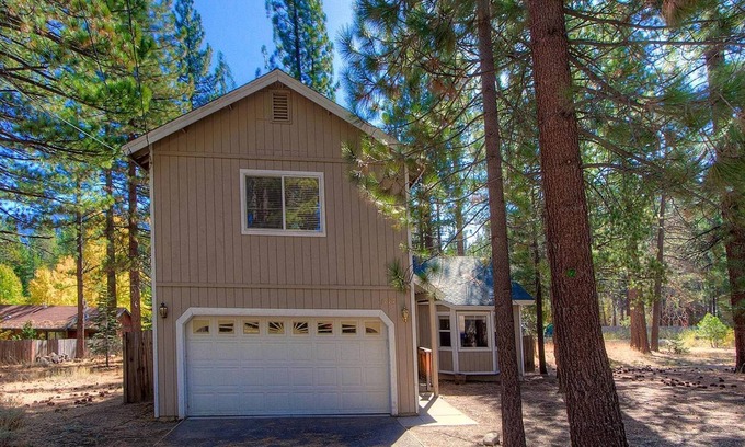 Pioneer Trail Casa | Pine Haven by Lake Tahoe Accommodations