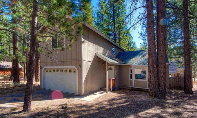 Pioneer Trail Casa | Pine Haven by Lake Tahoe Accommodations
