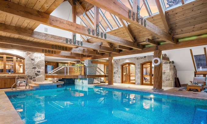Williamsburg Casa | Pine Hollow in Elk Rapids - World Class Property!