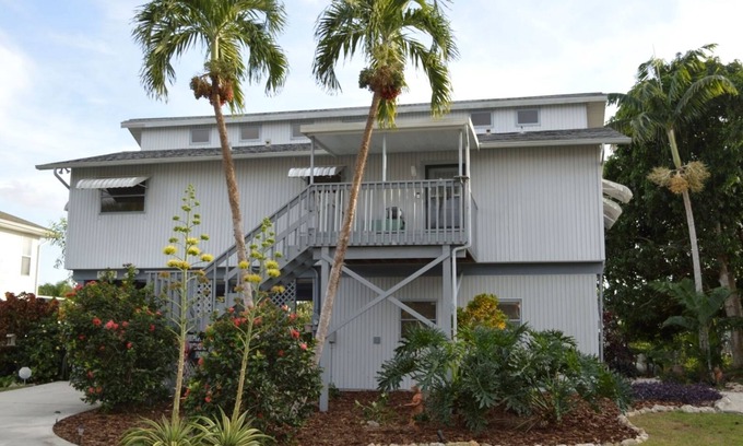Pine Island Center Casa | Pine Island Bokeelia, Getaway 2 habitaciones, 2 baños casa en Canal, con muelle