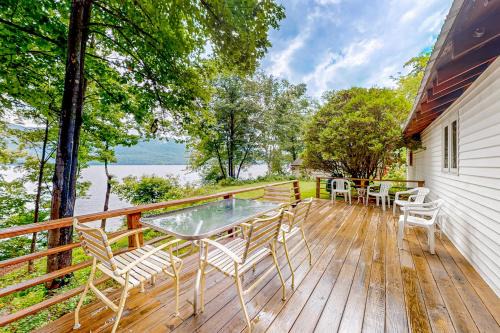 Silver Bay Casa | Pine Knoll on Lake George