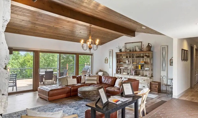 Baldwin Casa | Pine Lake House