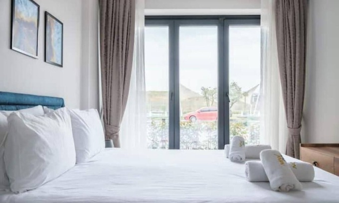 Basaksehir Apartamento | Pine - Luxurious Modern 1BR Condo w/ Parking & Gym