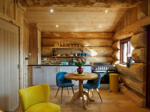 Lochgilphead Cabina | Pine Marten